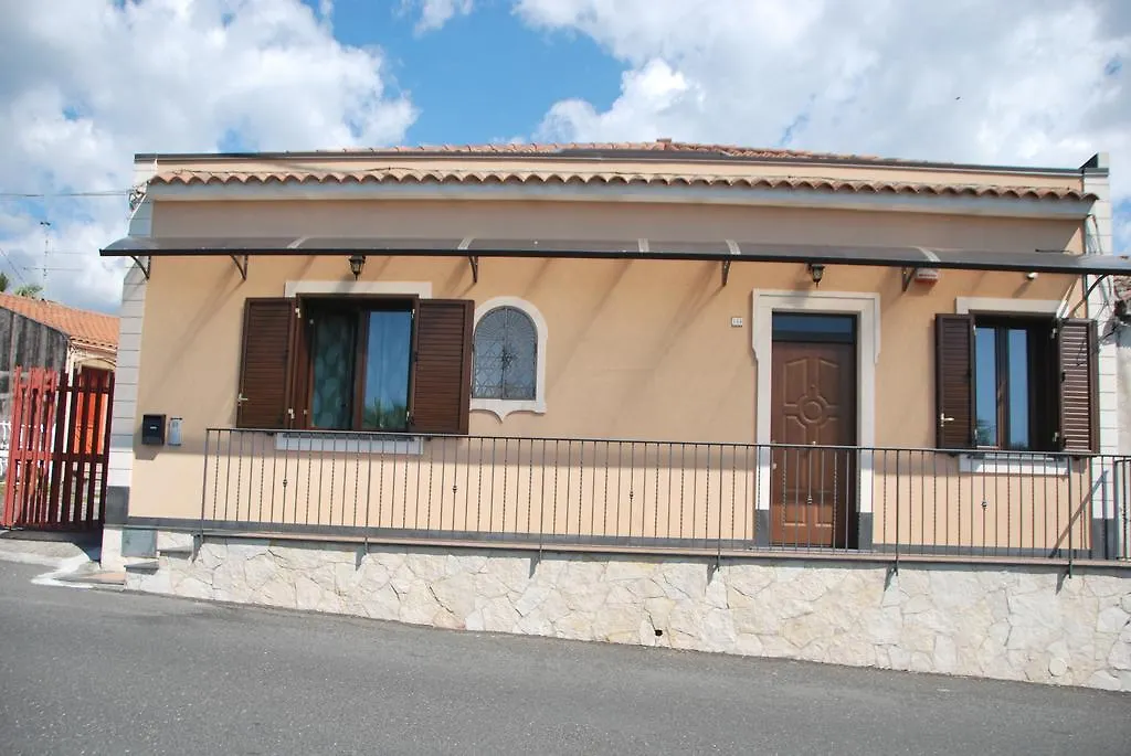 I Colori dell'Etna Villa Santa Venerina 0*,